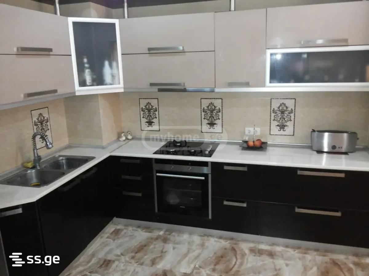6 Room Private House For Sale view 3