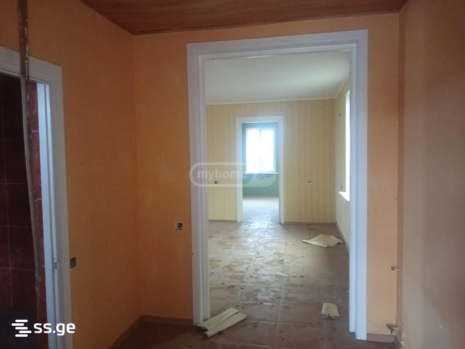 8 Room Private House For Sale view 9