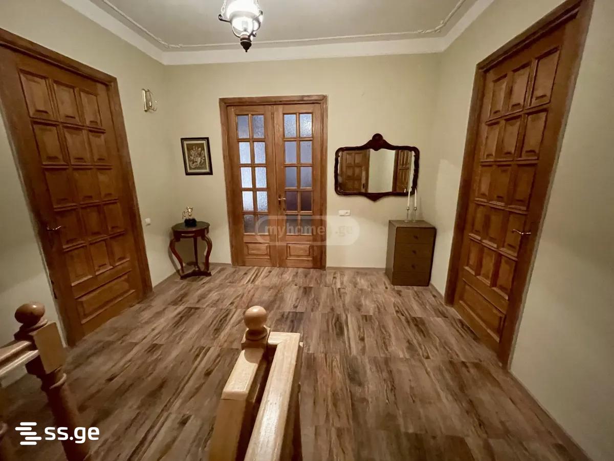 7 Room Private House For Sale view 4