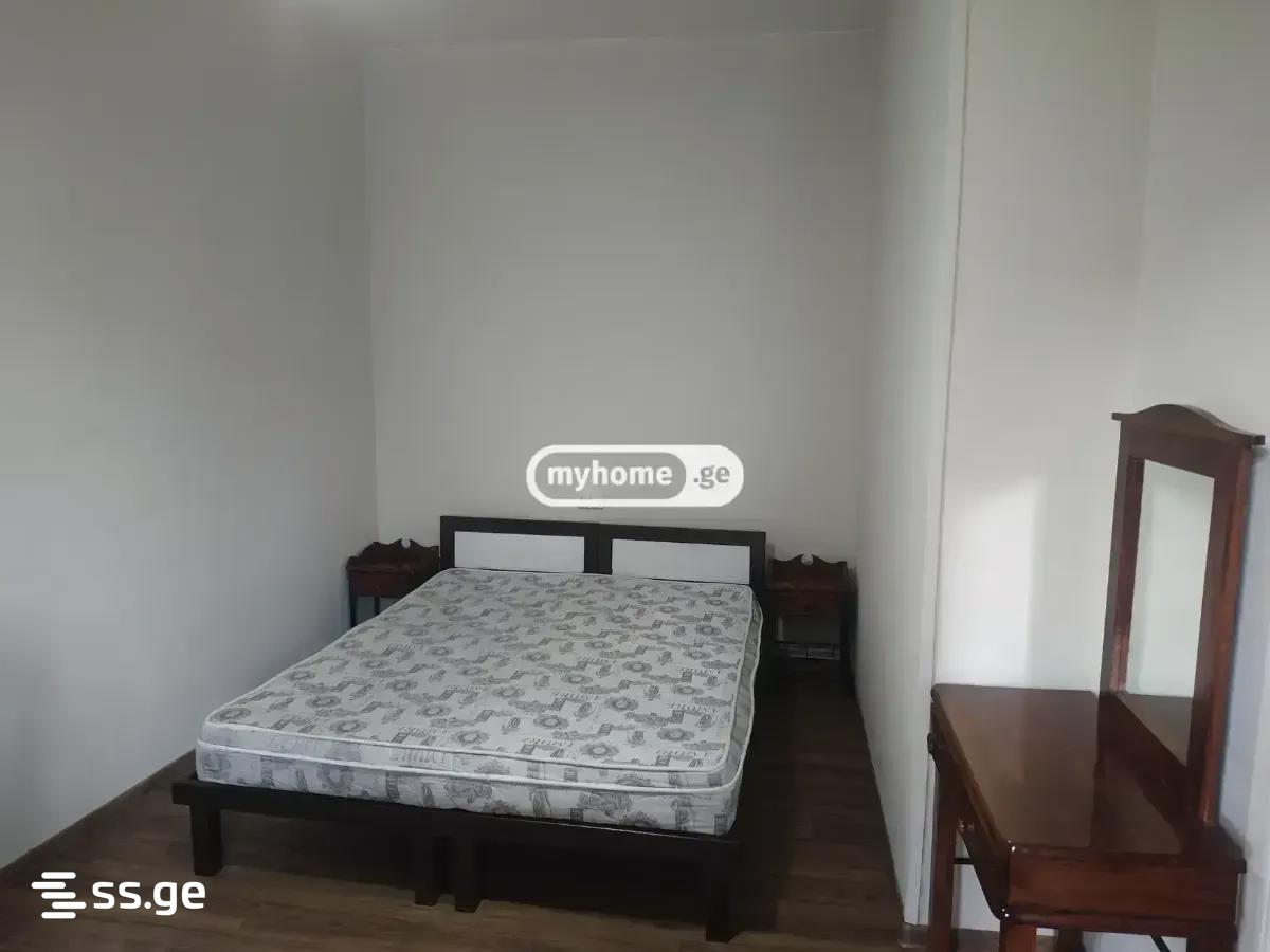 8 Room Hotel For Rent. Vake view 10