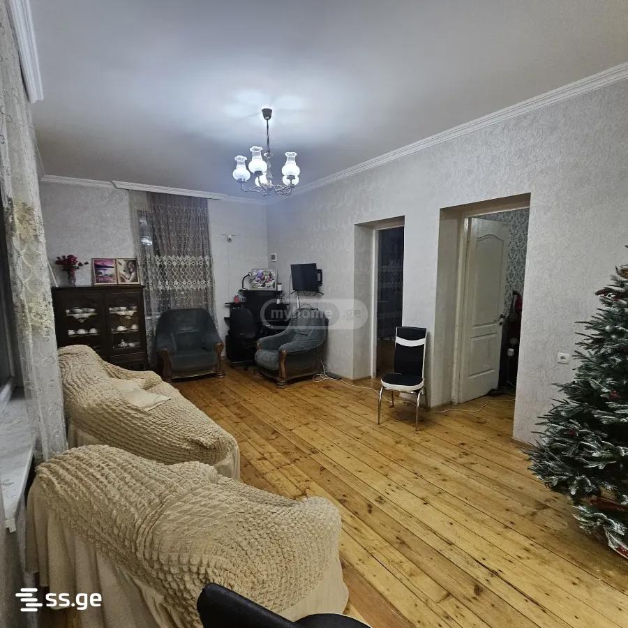 8 Room Private House For Sale, 3 of 4