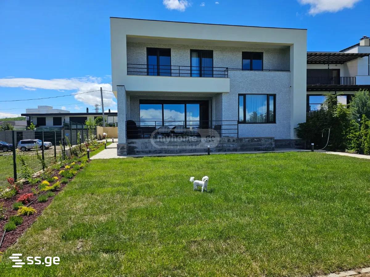 8 Room Private House For Sale, 1 of 4