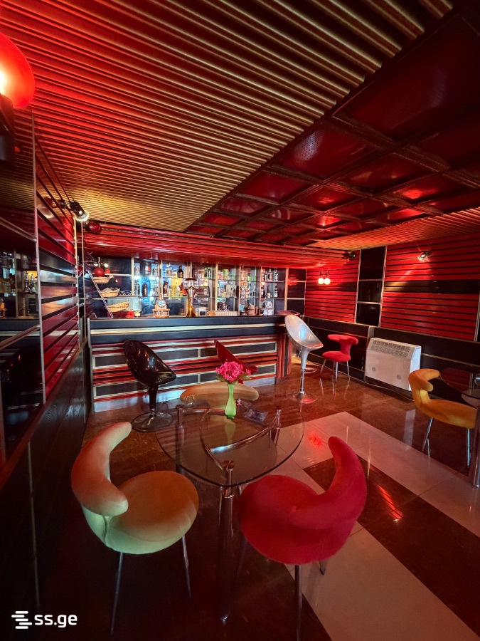 7 Room Private House For Sale view 2
