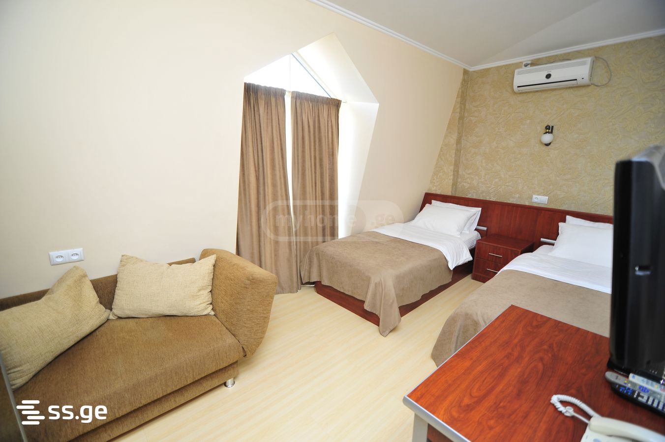 10 Room Hotel For Sale view 5