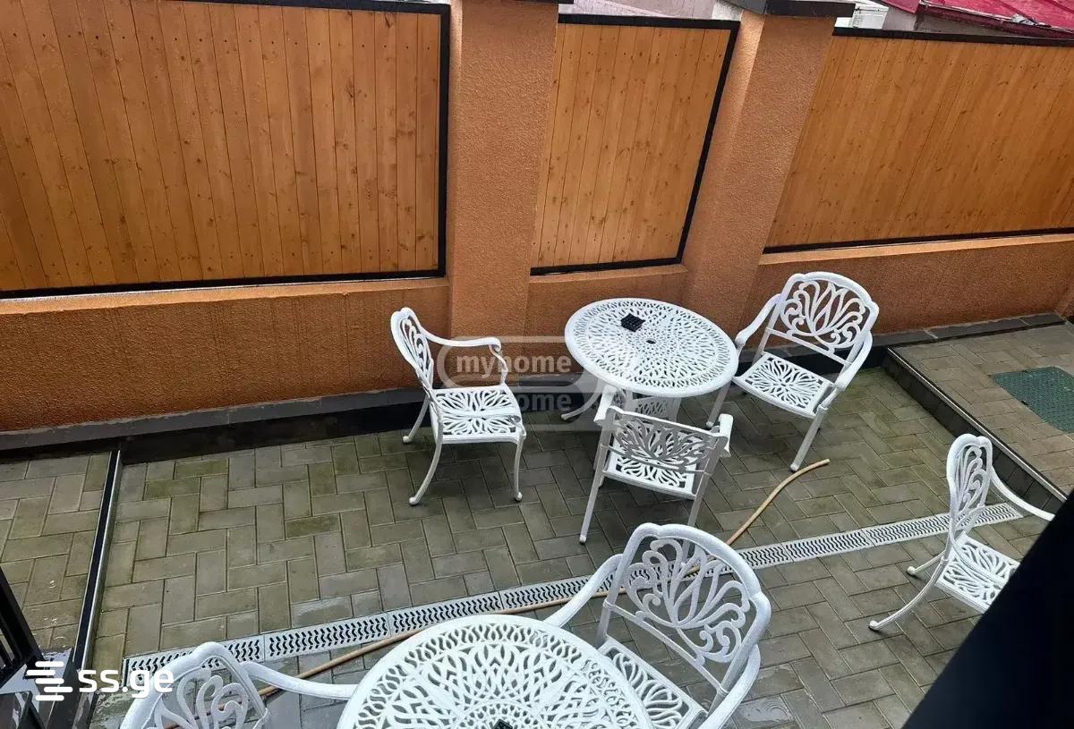 12 Room Hotel For Rent. Sololaki view 20
