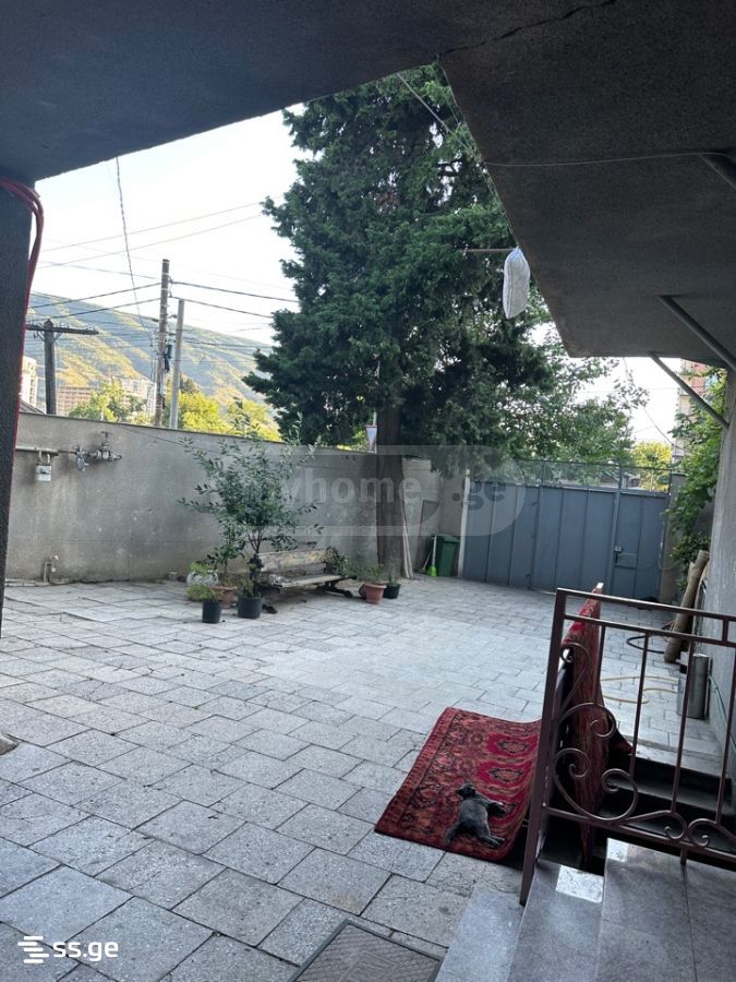10 Room Private House For Sale view 8