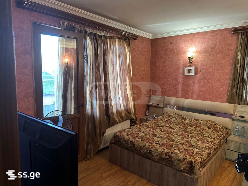 10 Room Private House For Sale, 4 of 4