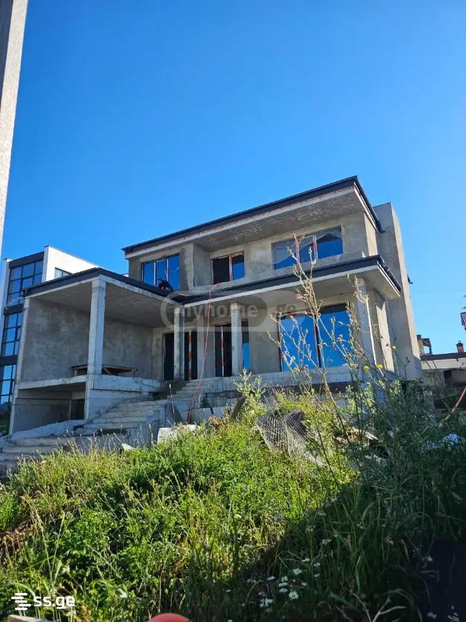 7 Room Private House For Sale view 2
