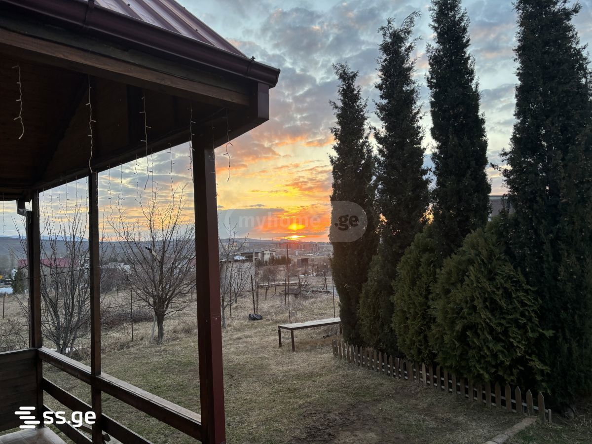 3 Room Private House Daily Rent. Lisi Lake, 1 of 4