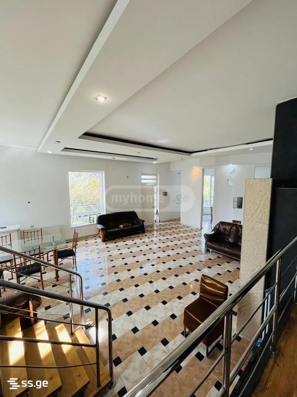 6 Room Private House For Sale view 8