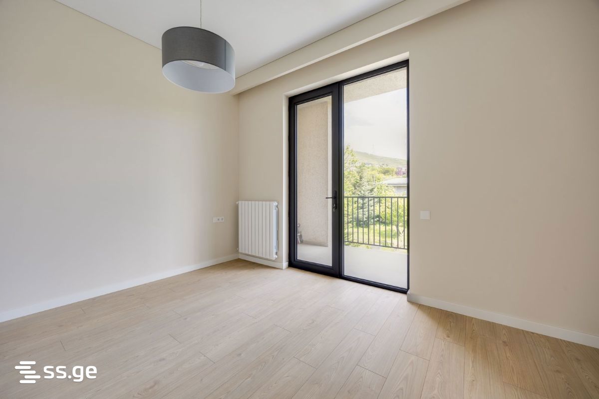 6 Room Private House For Sale view 9