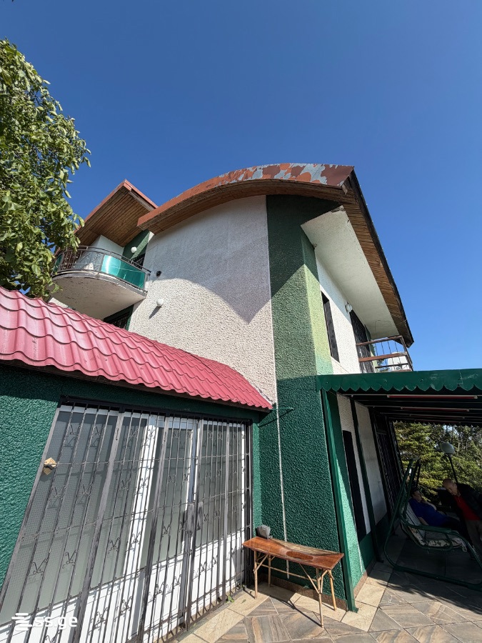 7 Room Private House For Sale view 3