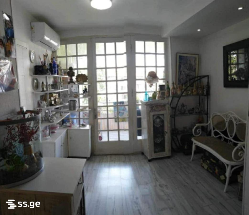 3 room Flat For Sale. Vake - Altro