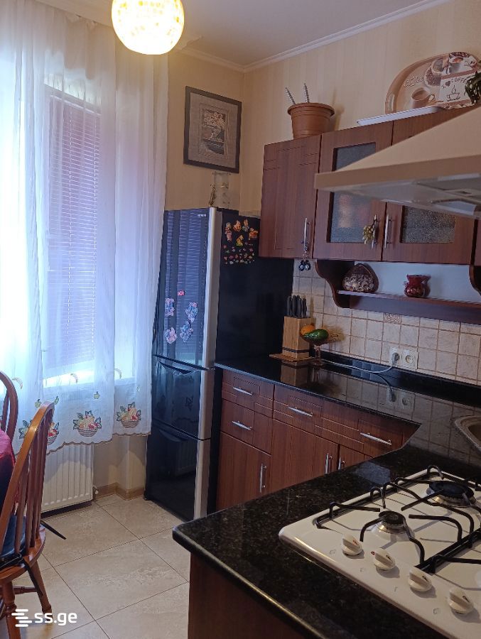 3 Room Flat For Sale, 2 of 4