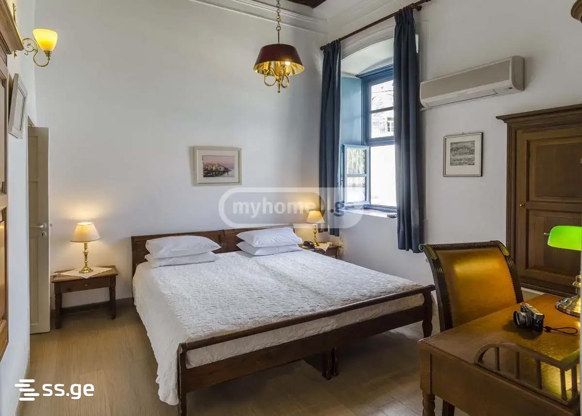 12 Room Hotel For Rent. Sololaki view 5