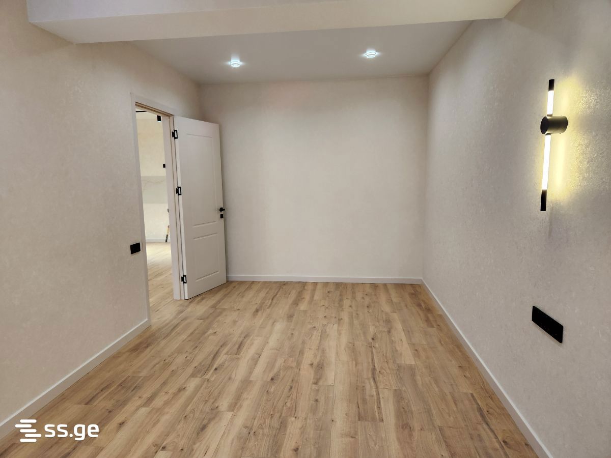 4 room Flat For Sale. Didi digomi - Widok 2