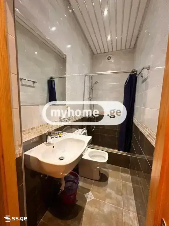 16 Room Hotel For Rent. Digomi view 4