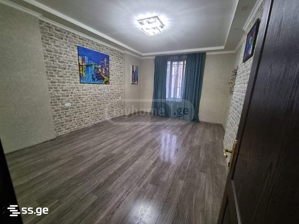 9 Room Private House For Sale, 1 of 4