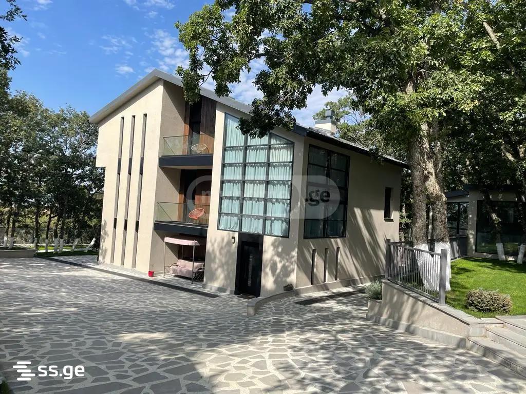 10 Room Private House For Sale view 1
