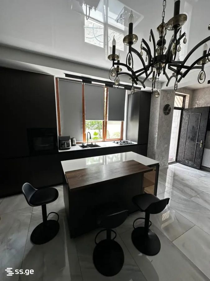 10 Room Private House For Sale view 5