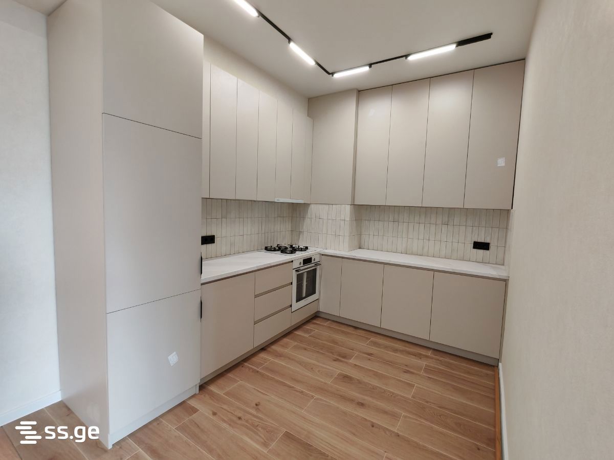 4 room Flat For Sale. Didi digomi - Widok 3