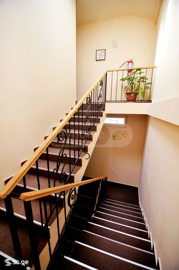 10 Room Hotel For Rent. Avlabari view 6