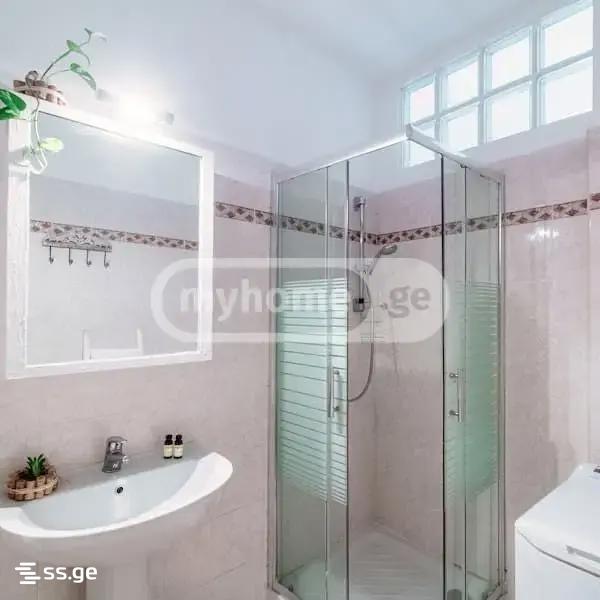 10 Room Hotel For Rent. Vera view 6