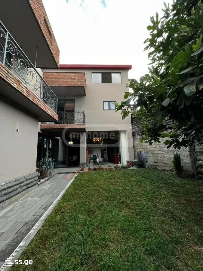 6 Room Private House For Rent. Mtatsminda, 1 of 4