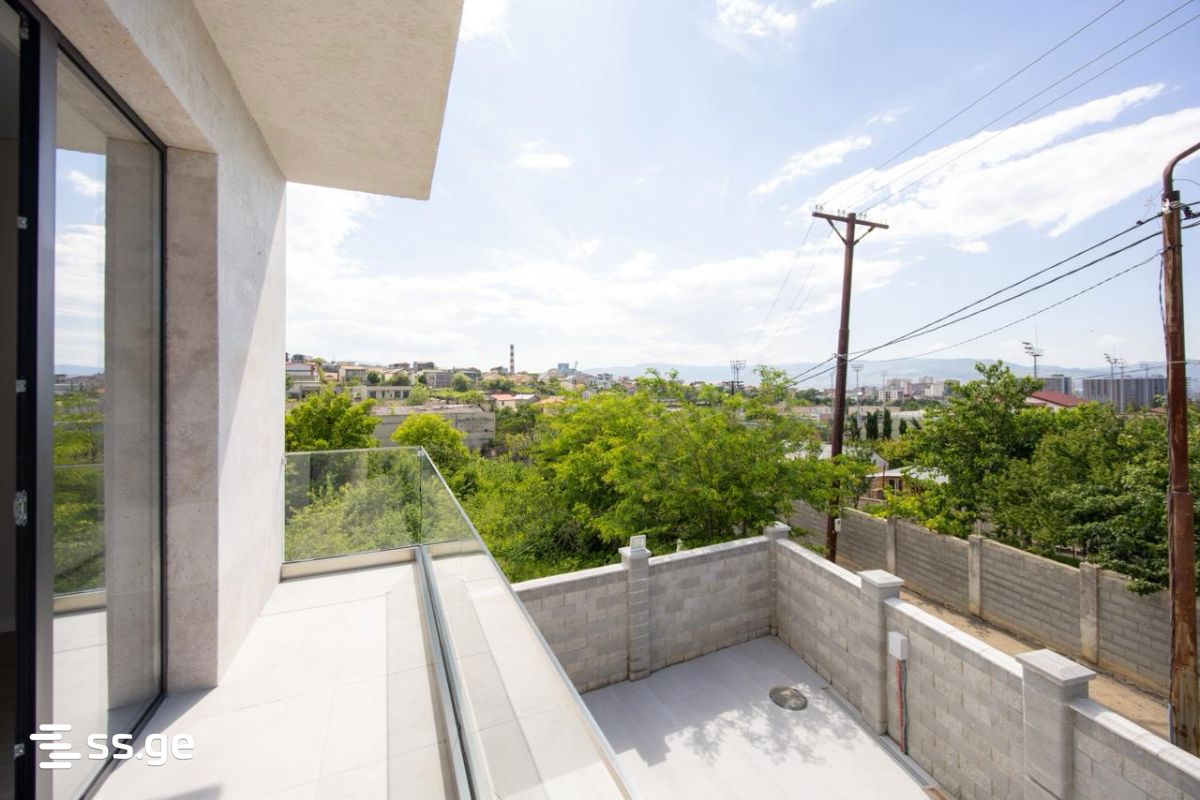 6 Room Private House For Sale view 13