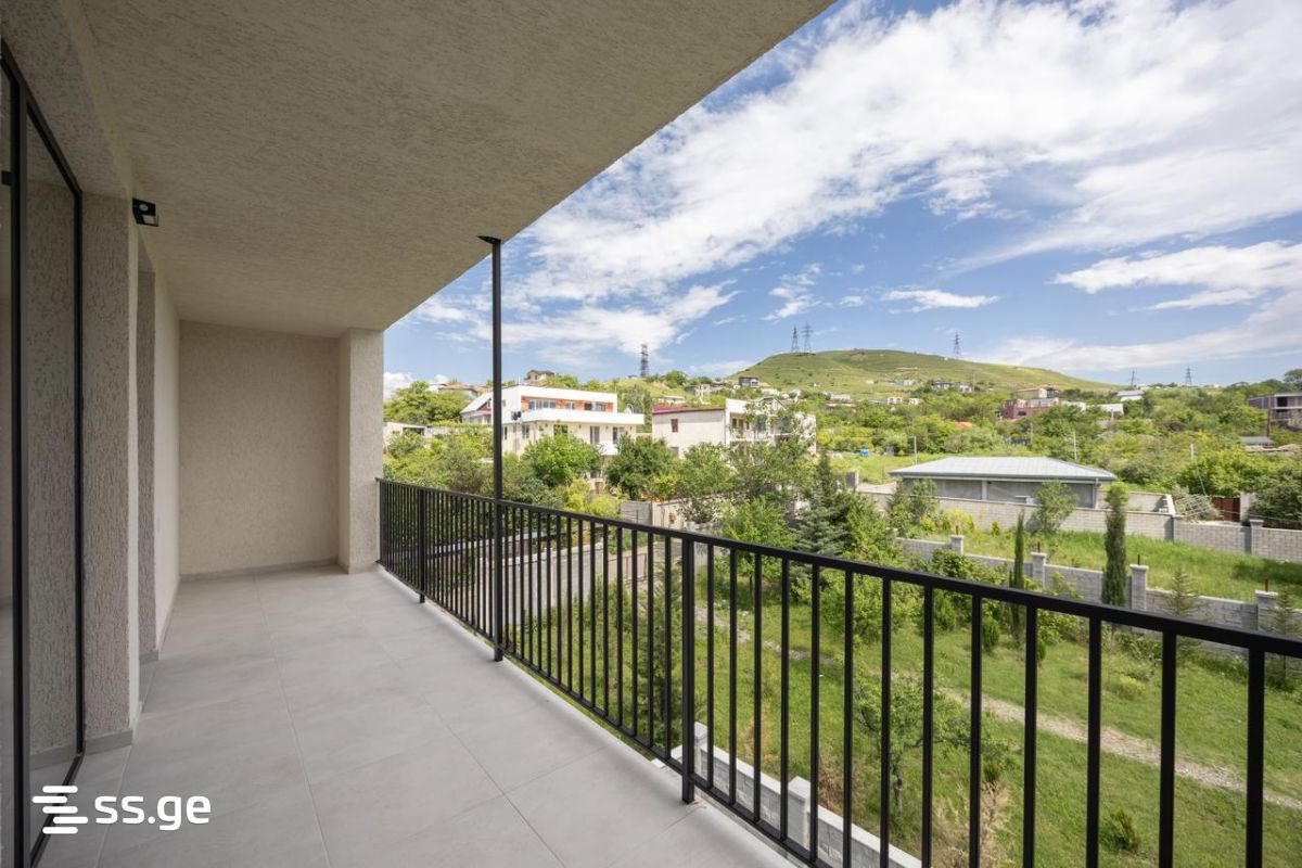 6 Room Private House For Sale view 5