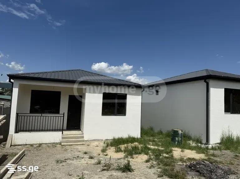 4 Room Private House For Sale view 2