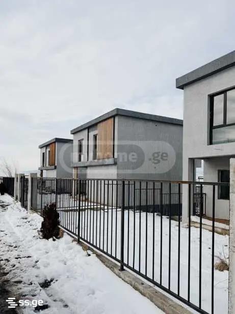 5 Room Private House For Sale view 1