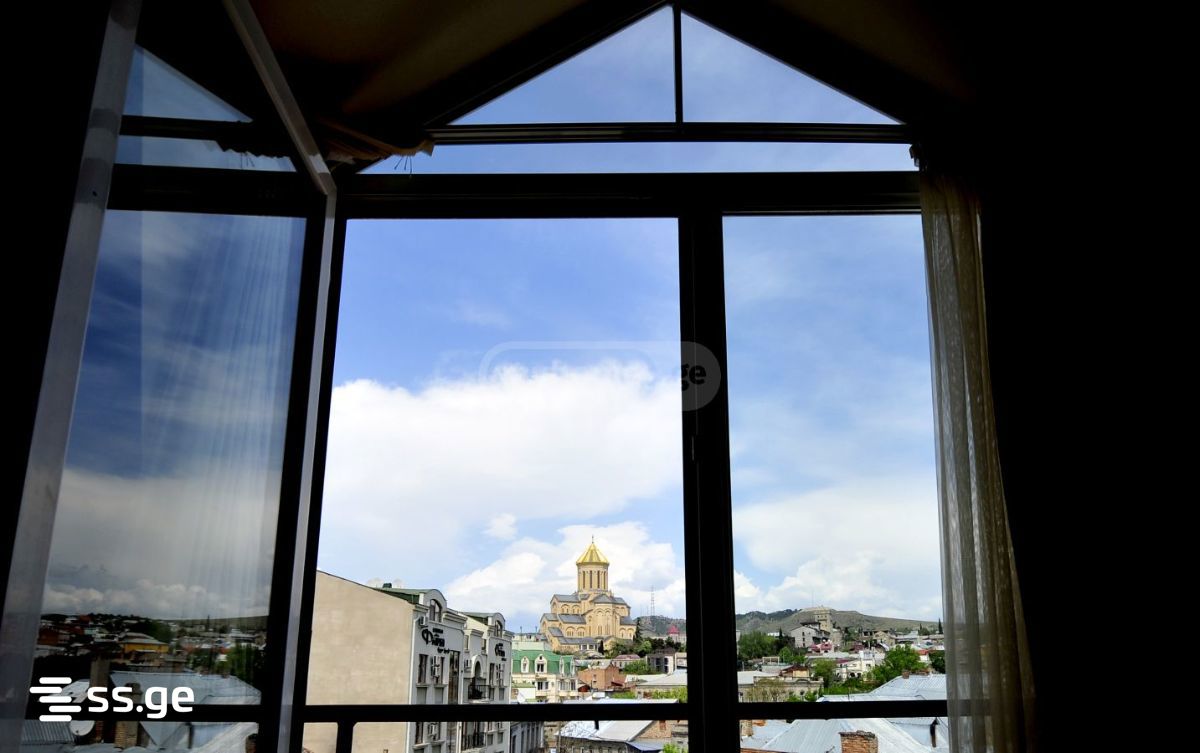 10 Room Hotel For Rent. Avlabari view 9