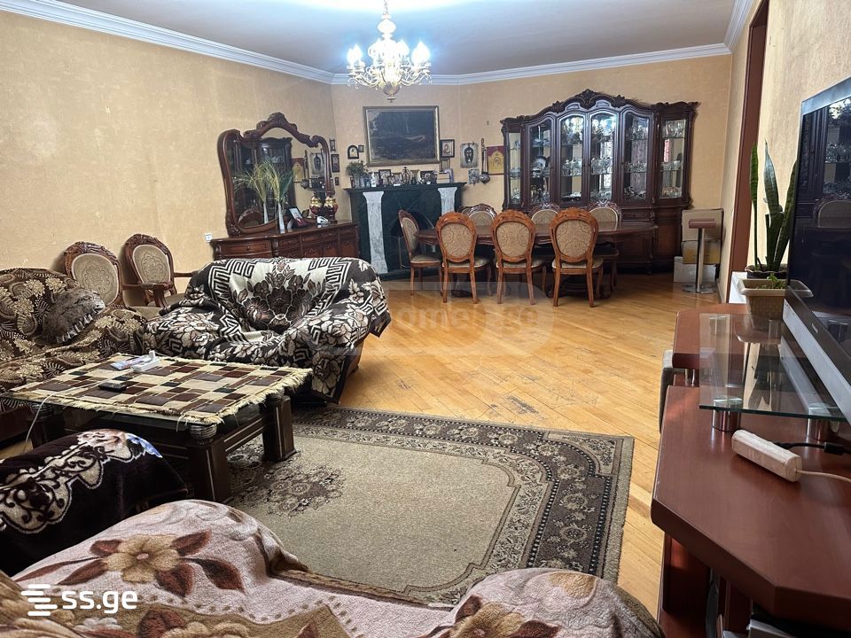 10 Room Private House For Sale view 7