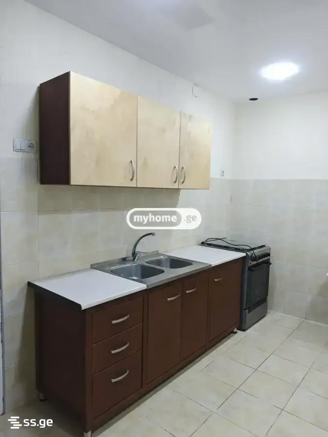 8 Room Hotel For Rent. Vake view 7