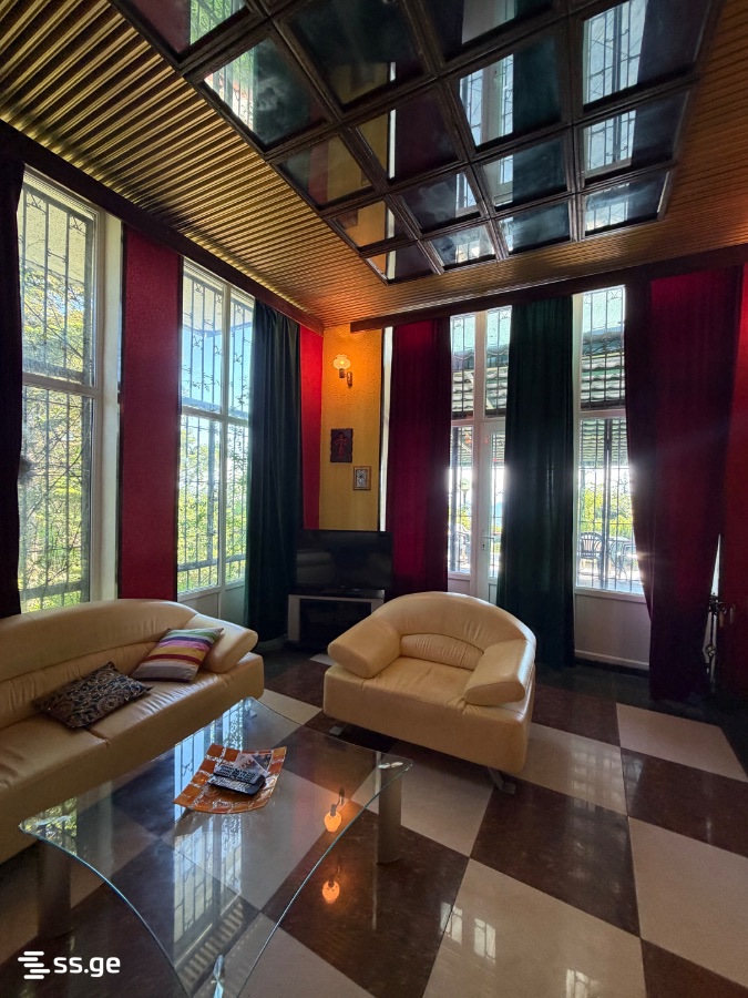 7 Room Private House For Sale view 1