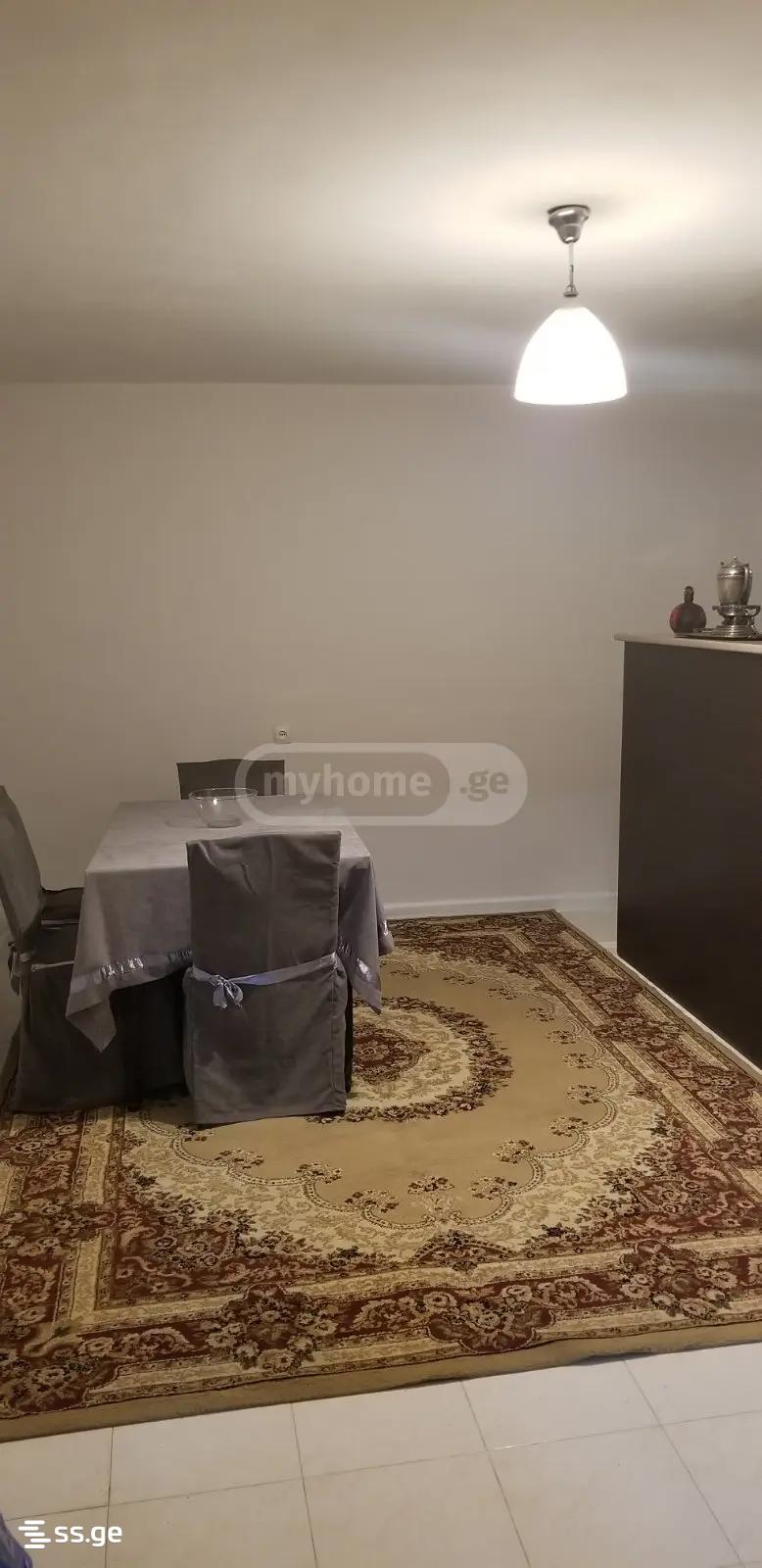 6 Room Private House For Sale view 2