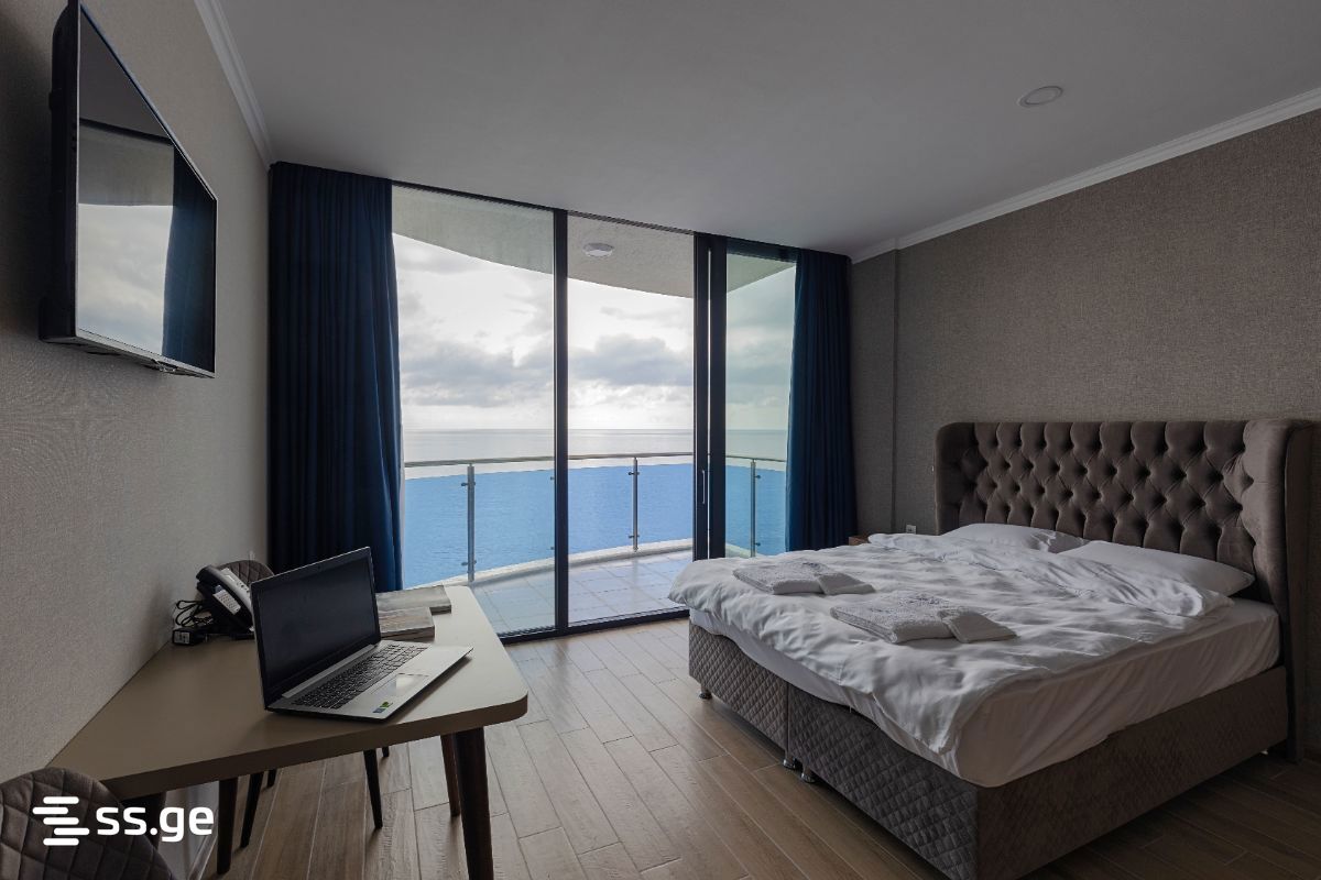 1 Room Flat For Sale view 2