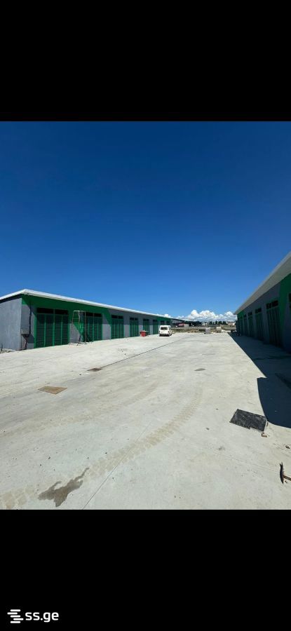 Commercial Space For Sale. Isani, 1 of 4