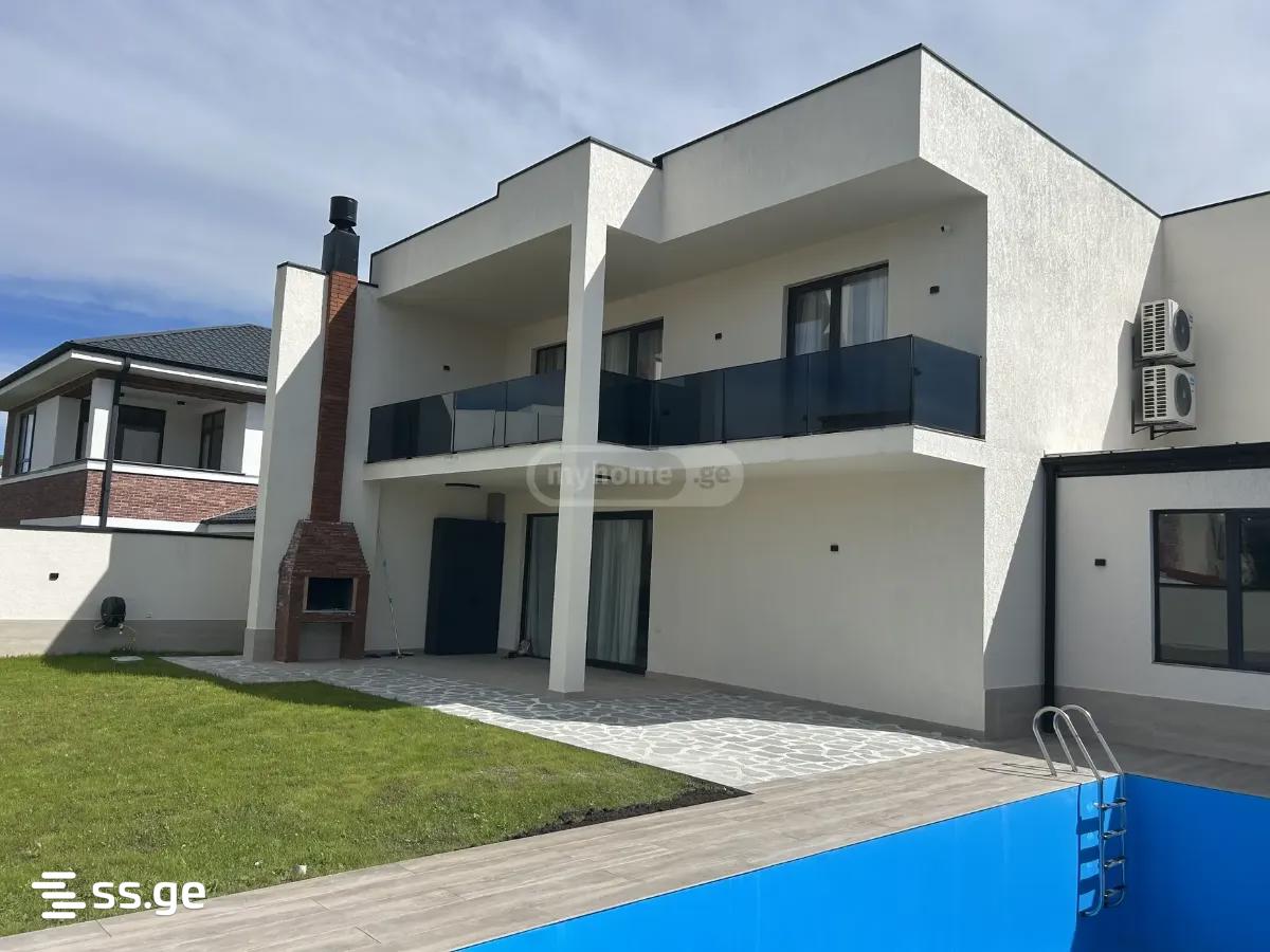 7 Room Private House For Sale view 3