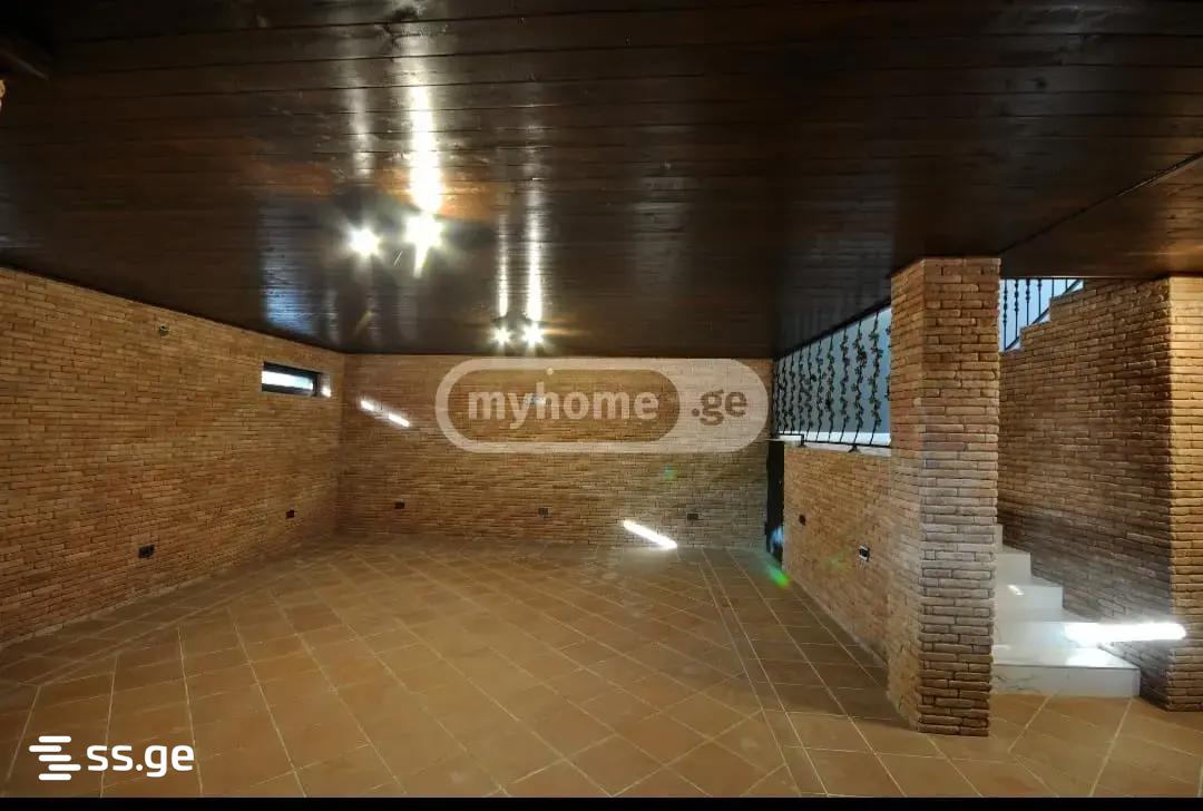 10 Room Private House For Sale view 8