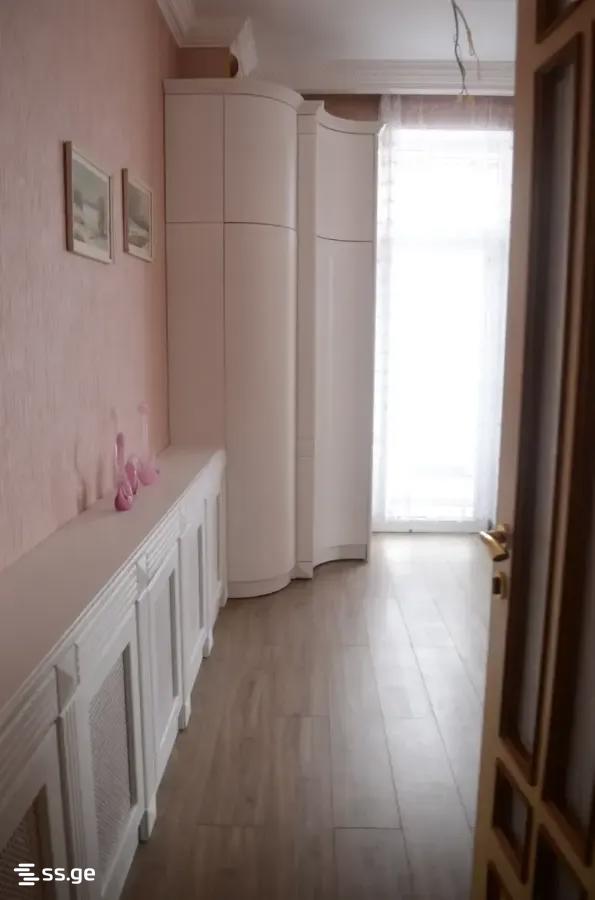 6 Room Private House For Rent. Mtatsminda view 9