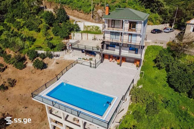 10 Room Private House For Sale view 2