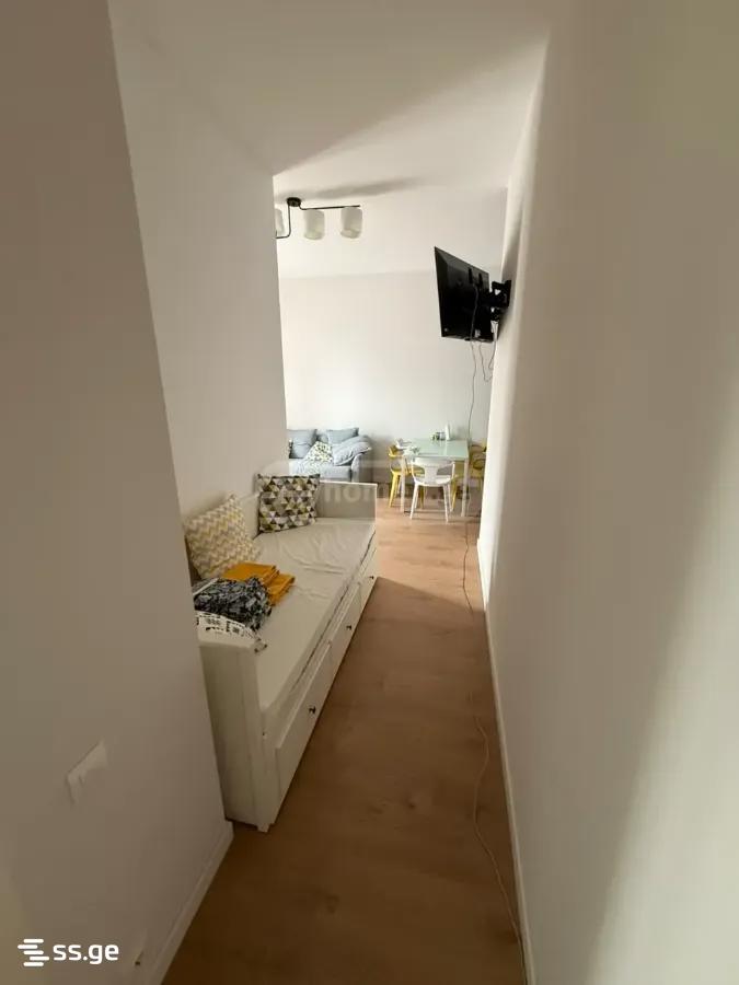 5 Room Summer Cottage For Rent. Saburtalo, 1 of 2