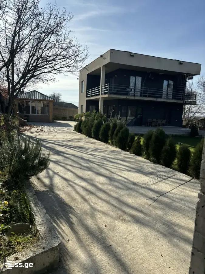 7 Room Private House For Sale view 1