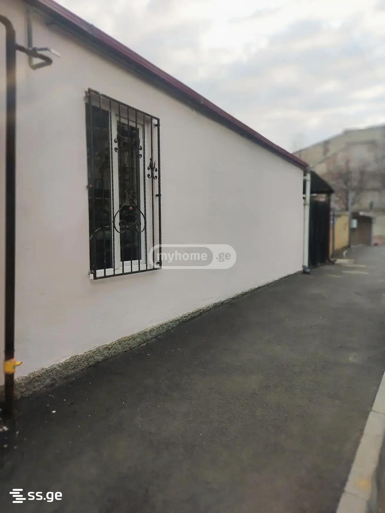 8 Room Private House For Sale view 5