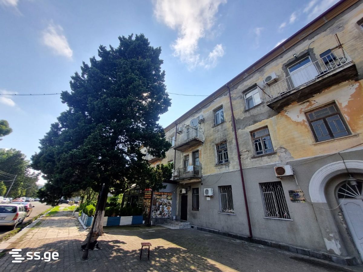 Продажа 3-комната Квартира view 1