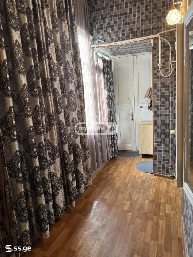 4 Room Private House For Sale view 8
