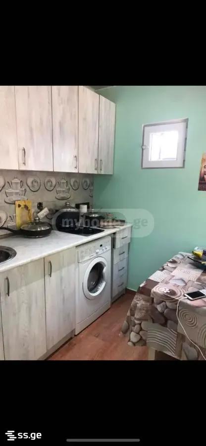 8 Room Private House For Sale view 3