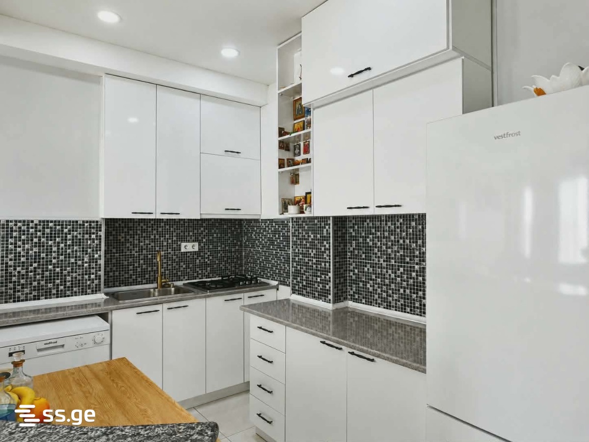 4 Room Flat For Sale view 3